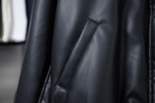 バレンシアガ 文字アップリケ刺繍りベースボールフライトレザージャケット