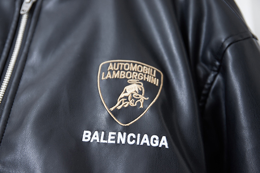 バレンシアガ ランボルギーニとのジョイントブランド刺繍りベースボールフライトジャケット