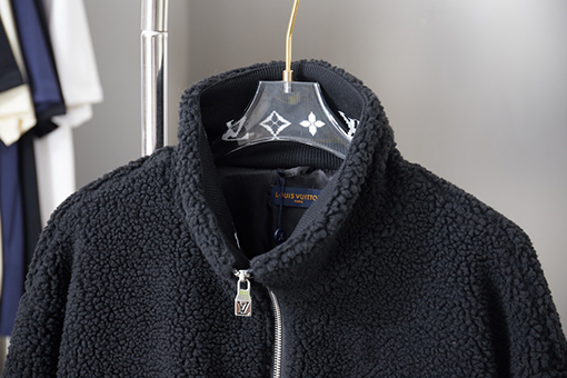 ルイヴィトンスーパーコピー レザーラベルカフジャカードフリースコットンジャケット