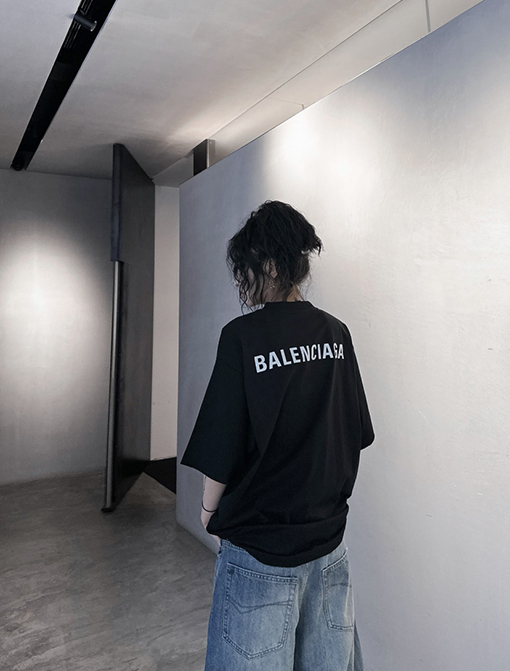 バレンシアガ Balenciaga フロントバックレターラインストーンウォッシュ半袖Tシャツ
