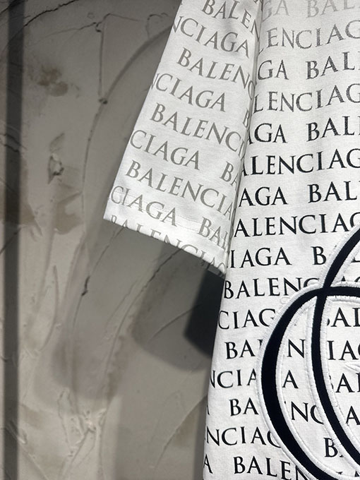 バレンシアガスーパーコピー Balenciaga 全面ロゴプリント半袖Tシャツ