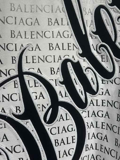 バレンシアガスーパーコピー Balenciaga 全面ロゴプリント半袖Tシャツ