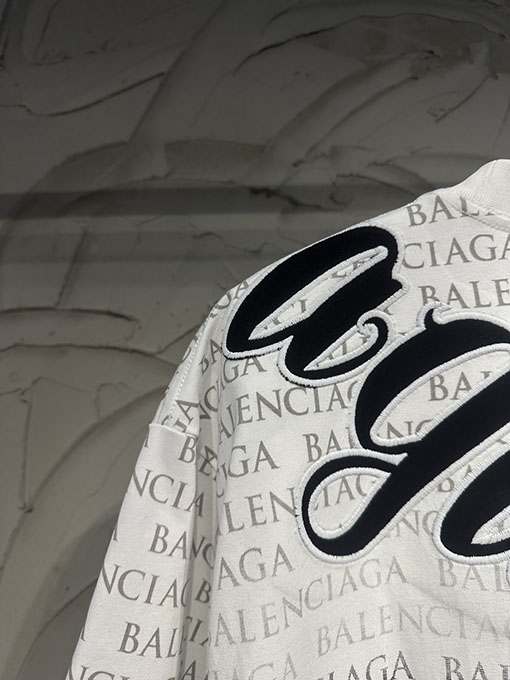 バレンシアガスーパーコピー Balenciaga 全面ロゴプリント半袖Tシャツ