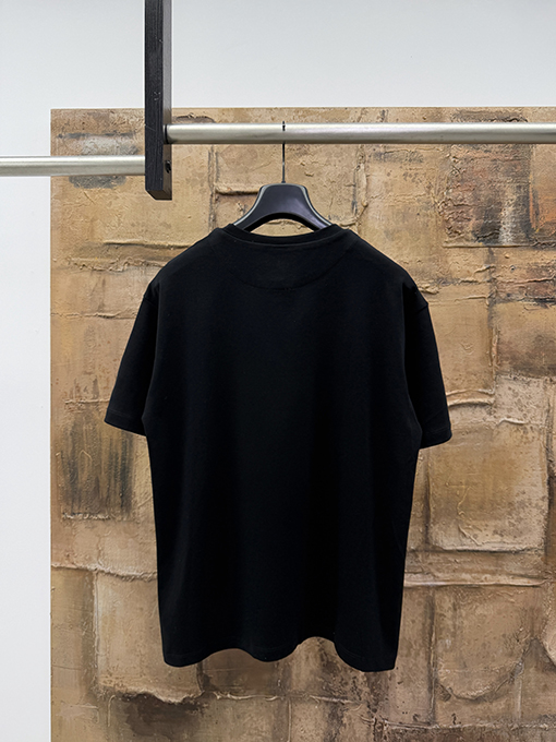 プラダ アイアントライアングルロゴ 半袖Tシャツ