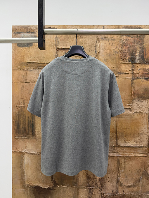 プラダ アイアントライアングルロゴ 半袖Tシャツ