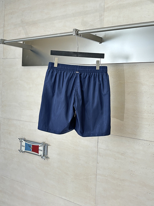 ルイヴィトンコピー 全面にプリントされたクラシックなエンボスパターンのビーチショーツ