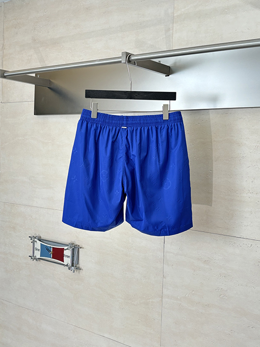 ルイヴィトンコピー 全面にプリントされたクラシックなエンボスパターンのビーチショーツ