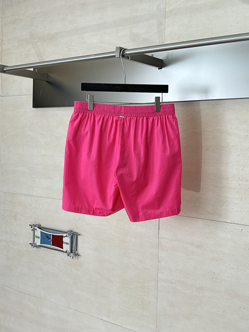 ルイヴィトンコピー 全面にプリントされたクラシックなエンボスパターンのビーチショーツ