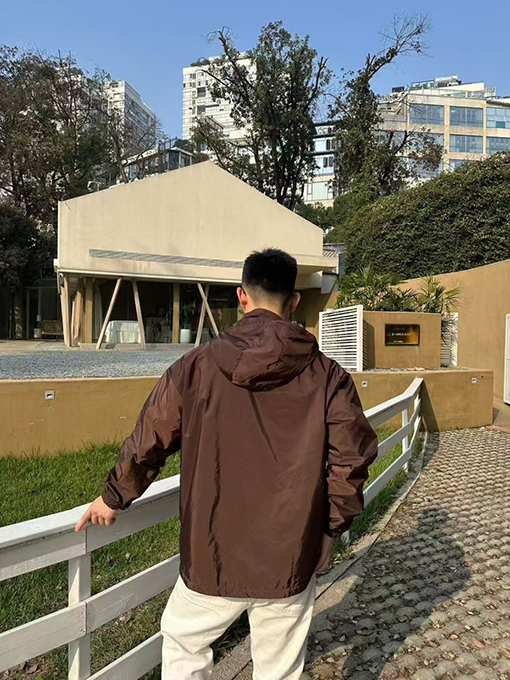 プラダ 両面リバーシブル トライアングル ロゴ フード付きジャケット