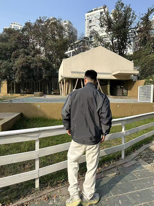 プラダ 両面リバーシブル トライアングル ロゴ フード付きジャケット