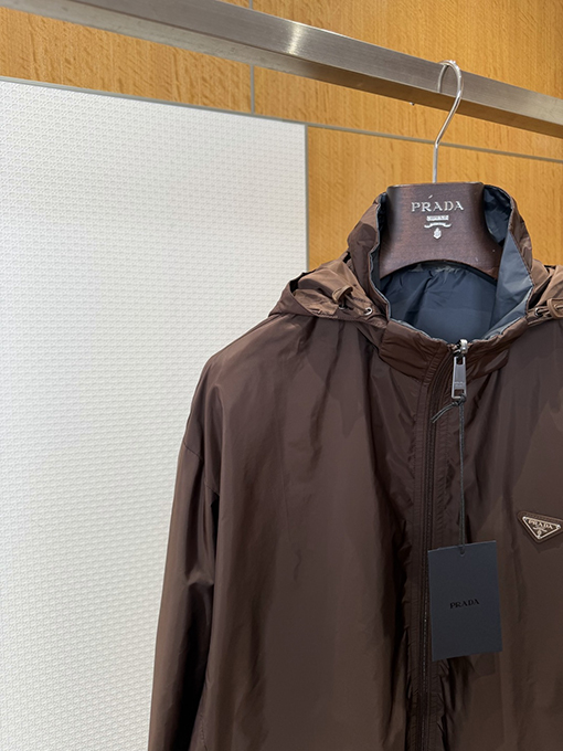 プラダ 両面リバーシブル トライアングル ロゴ フード付きジャケット
