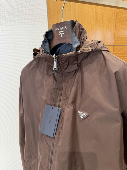 プラダ 両面リバーシブル トライアングル ロゴ フード付きジャケット