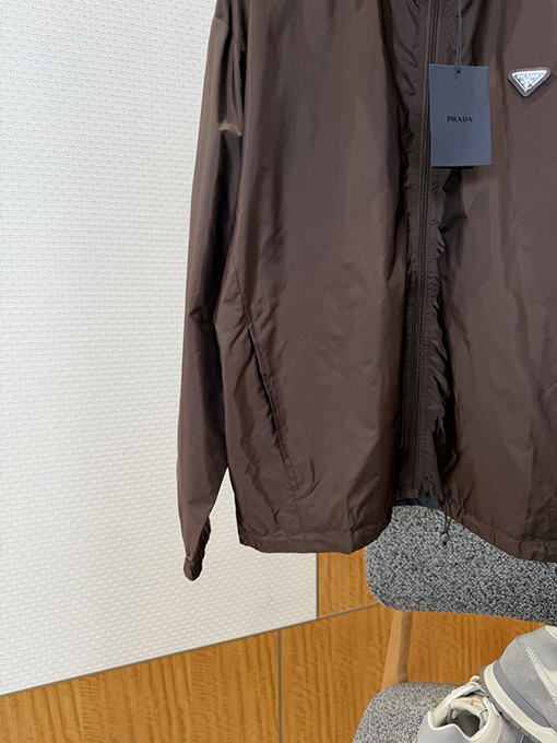 プラダ 両面リバーシブル トライアングル ロゴ フード付きジャケット