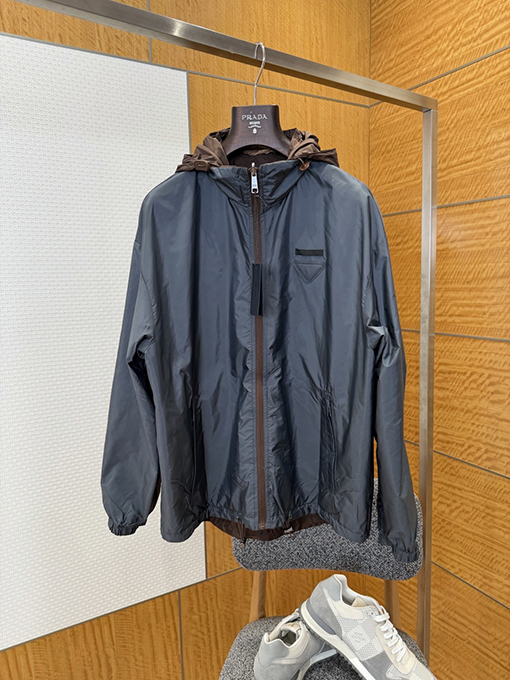 プラダ 両面リバーシブル トライアングル ロゴ フード付きジャケット