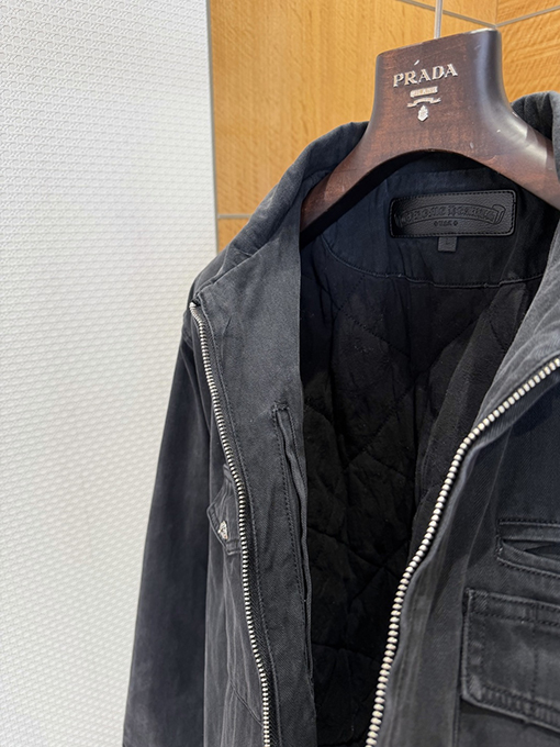 クロムハーツコピー クロス柄メタルタグ付きダメージデニムシャツジャケット