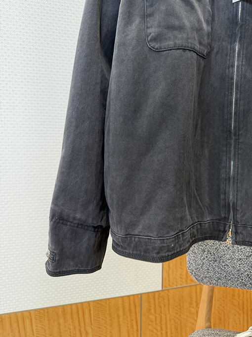 クロムハーツコピー クロス柄メタルタグ付きダメージデニムシャツジャケット