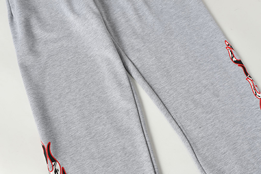 クロムハーツスーパーコピー 炎のサンスクリット文字プリントカジュアルパンツ