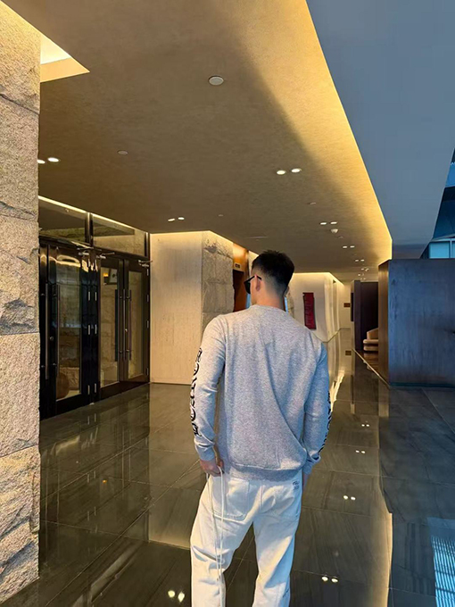 クロムハーツ スクロール柄刺繍クルーネックウールニットセーター