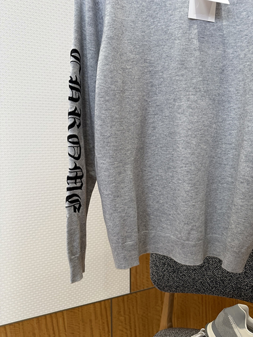 クロムハーツ スクロール柄刺繍クルーネックウールニットセーター