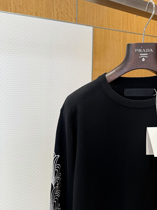 クロムハーツ スクロール柄刺繍クルーネックウールニットセーター