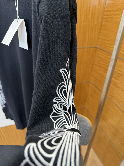 クロムハーツ スクロール柄刺繍クルーネックウールニットセーター