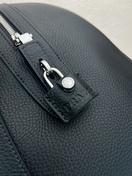 プラダ 新しい革製旅行バッグ