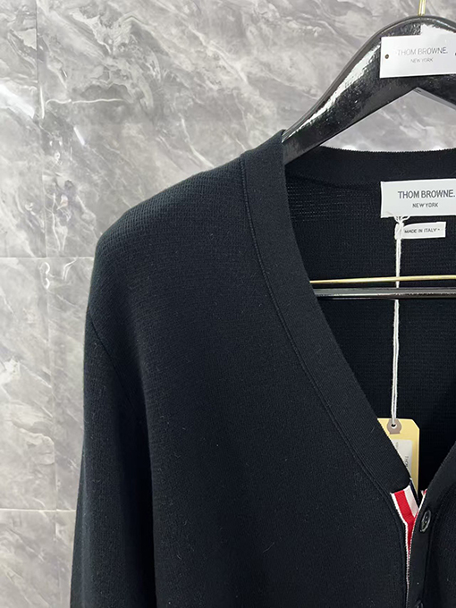 トムブラウンスーパーコピー 4ストライプVネックカーディガン