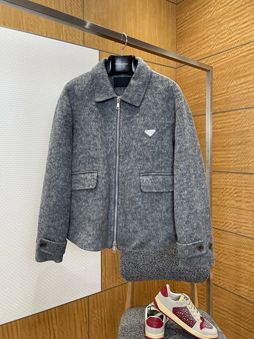 プラダスーパーコピー 三角ロゴラペルカシミアジャケット