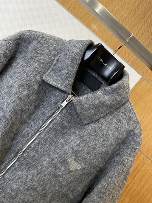 プラダスーパーコピー 三角ロゴラペルカシミアジャケット