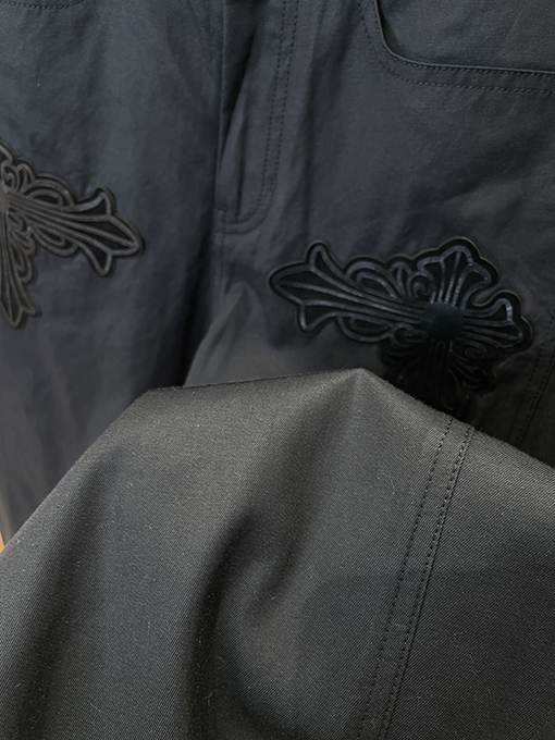 クロムハーツ スターリングシルバーのクロスステッチ刺繍りワイドレッグカーゴパンツ