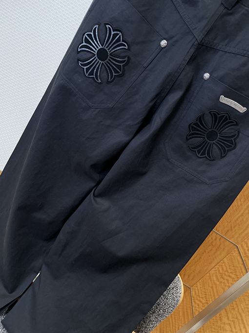 クロムハーツ スターリングシルバーのクロスステッチ刺繍りワイドレッグカーゴパンツ