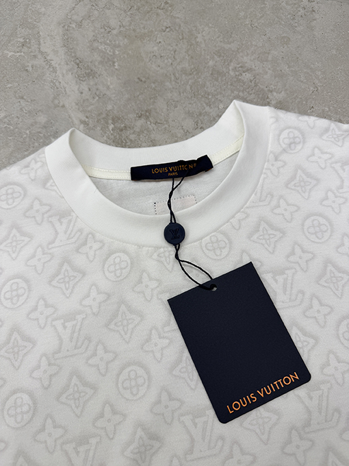 ルイヴィトン 全面モノグラムプリントの半袖Tシャツ