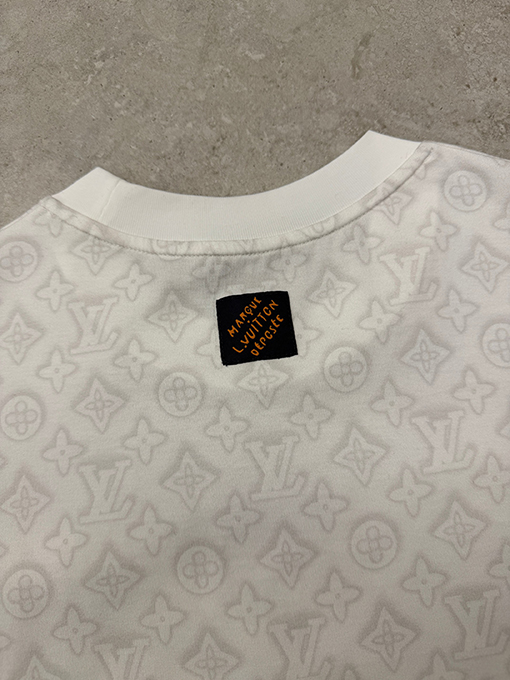 ルイヴィトン 全面モノグラムプリントの半袖Tシャツ