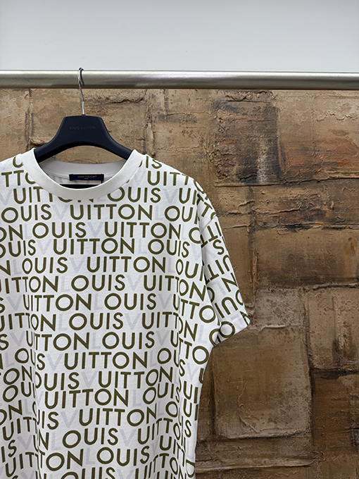 ルイヴィトン オールオーバーロゴ半袖Tシャツ