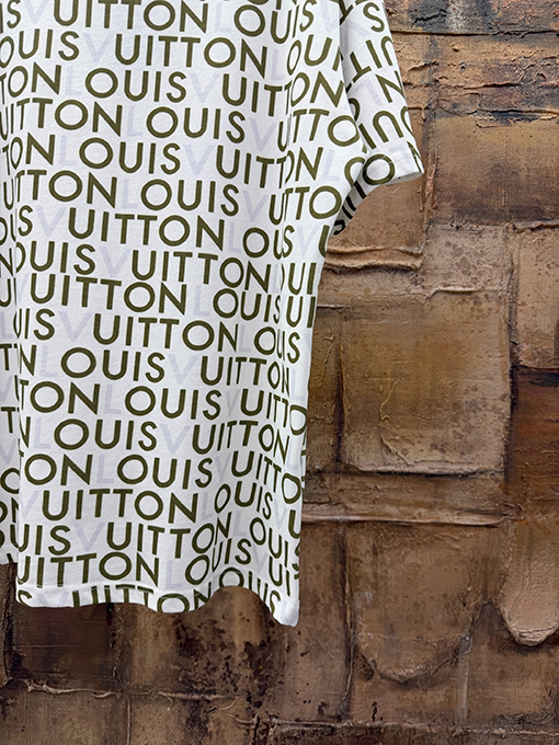 ルイヴィトン オールオーバーロゴ半袖Tシャツ