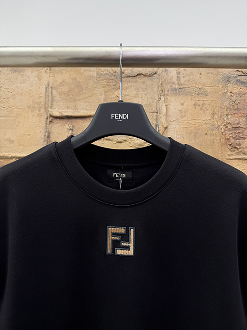 フェンディコピー コーデュロイアップリケ刺繍半袖Tシャツ