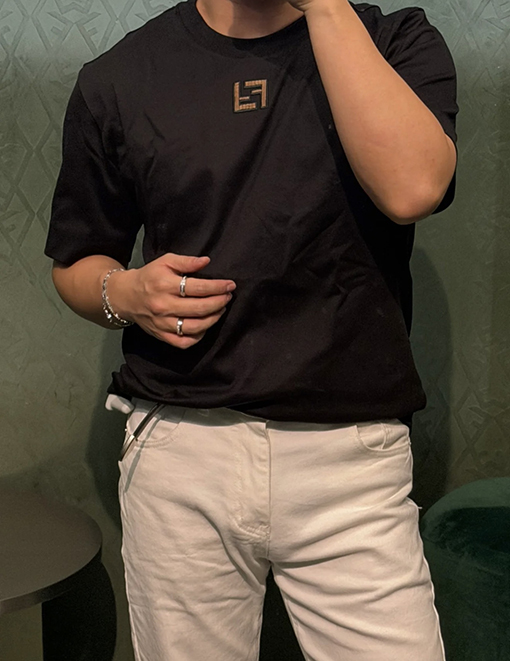 フェンディコピー コーデュロイアップリケ刺繍半袖Tシャツ