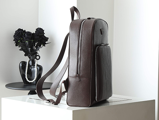 プラダ Saffiano 新しいバックパック