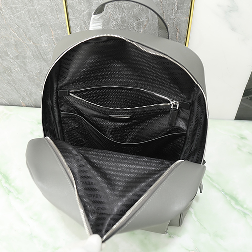 プラダ Saffiano 新しいクラシックバックパック