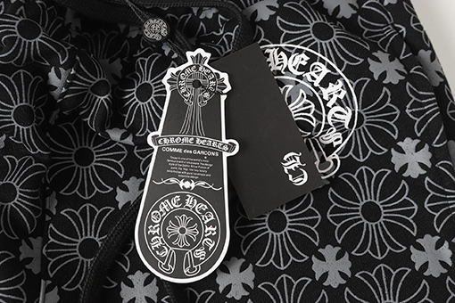 クロムハーツ 全体にさりげなくサンスクリット文字をプリントしたカジュアルパンツ