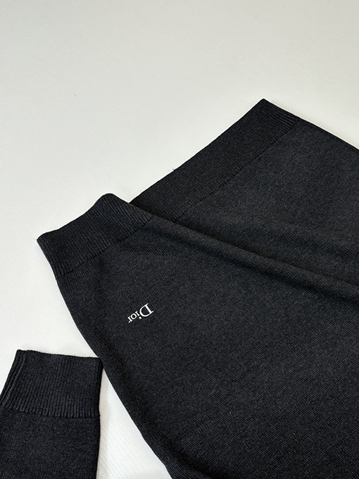 ディオールコピー ヘンリーカラーの3つボタンウール混ニットクルーネックセーター