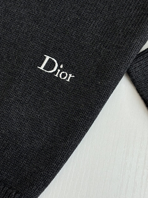 ディオールコピー ヘンリーカラーの3つボタンウール混ニットクルーネックセーター