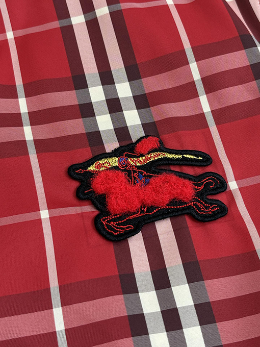 バーバリー 乗馬ライダーロゴアップリケチェックフード付きジップアップジャケット