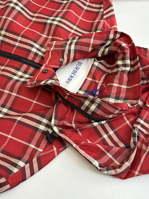 バーバリー 乗馬ライダーロゴアップリケチェックフード付きジップアップジャケット