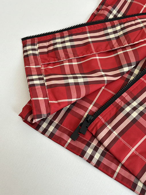 バーバリー 乗馬ライダーロゴアップリケチェックフード付きジップアップジャケット