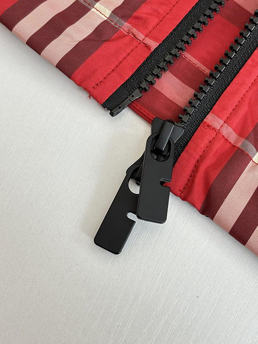 バーバリー 乗馬ライダーロゴアップリケチェックフード付きジップアップジャケット