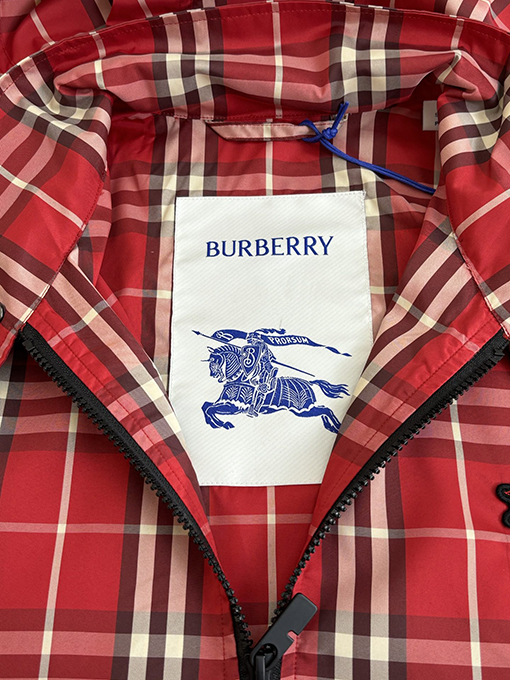 バーバリー 乗馬ライダーロゴアップリケチェックフード付きジップアップジャケット