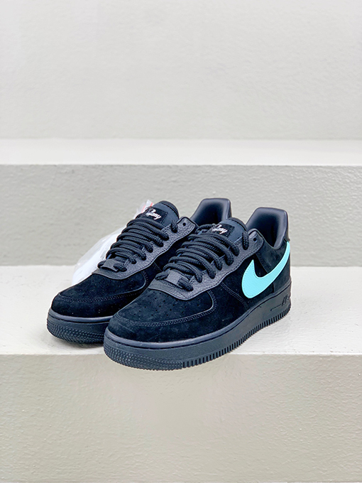 ナイキx ティファニー スニーカー コラボ Tiffany & Co. x Nike Air Force 1 Low SP