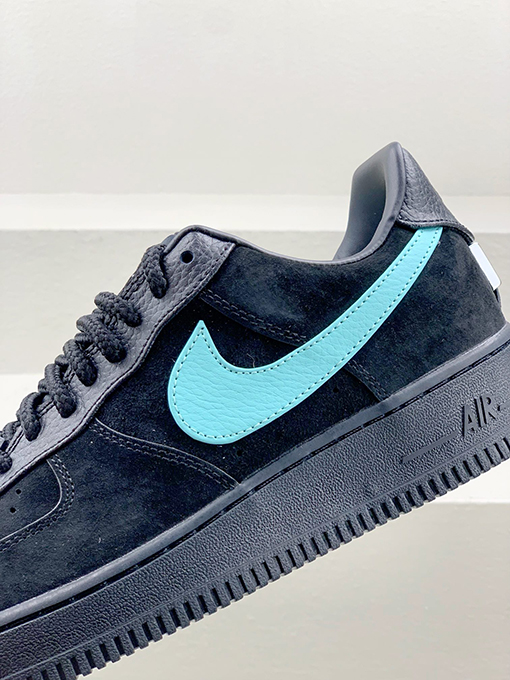 ナイキx ティファニー スニーカー コラボ Tiffany & Co. x Nike Air Force 1 Low SP