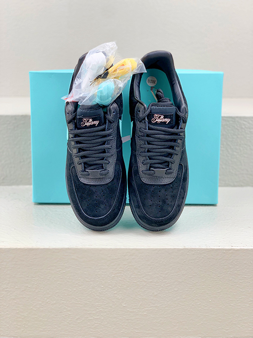 ナイキx ティファニー スニーカー コラボ Tiffany & Co. x Nike Air Force 1 Low SP